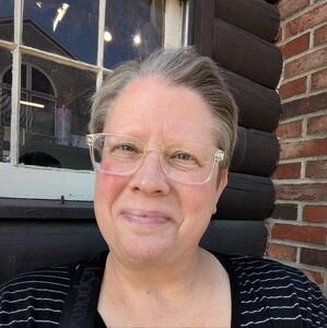 Meet your Posher, Debi